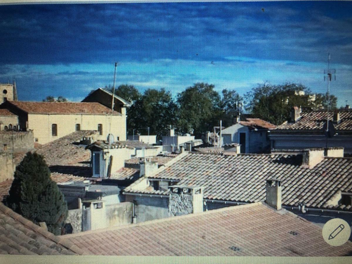 Terrasse Tropezienne Centre Nimes Exterior photo
